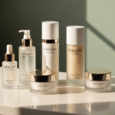 est-tica-regenerativa-grupo-caroline-antunes Mulher sorrindo com pele saudável e luminosa representando o conceito de estética regenerativa e rejuvenescimento natural